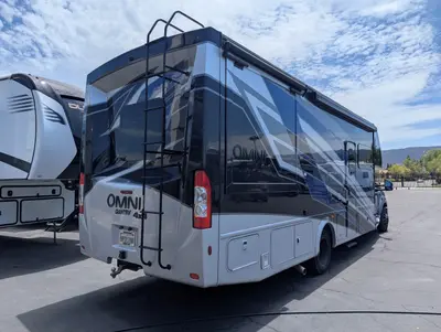 2024 Thor Motor Coach Omni XG32 photo 10