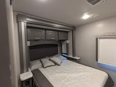 2024 Thor Motor Coach Omni XG32 photo 32