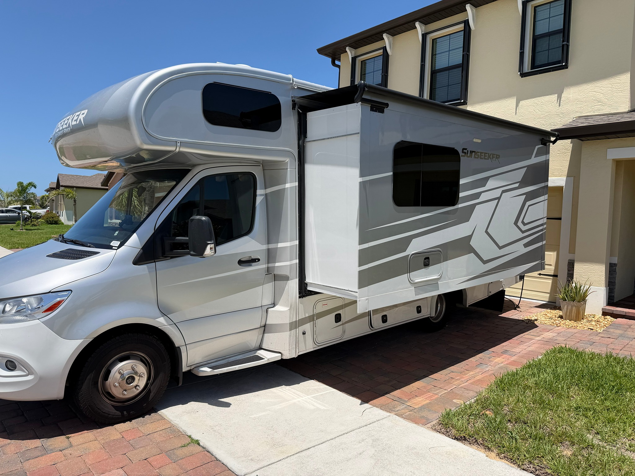 2022 FOREST RIVER SUNSEEKER MERCEDES-BENZ SERIES (MBS) exterior