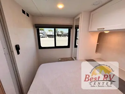 2027 Thor Motor Coach Four Winds photo 41