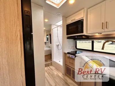 2027 Thor Motor Coach Four Winds photo 33