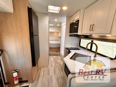 2027 Thor Motor Coach Four Winds photo 28