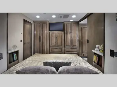 2022 Forest River RV Georgetown 7 Series photo 5