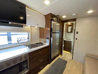 2022 Winnebago Navion photo 18