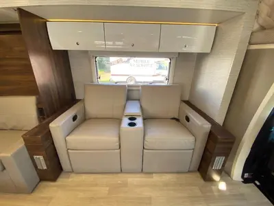 2022 Winnebago Navion photo 36