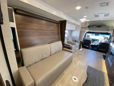 2022 Winnebago Navion photo 34