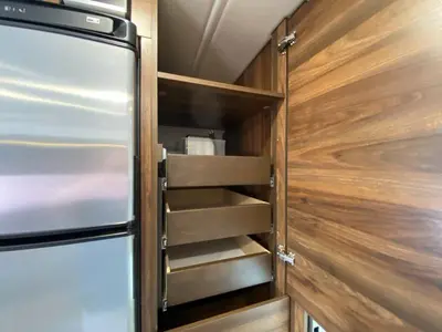 2022 Winnebago Navion photo 28