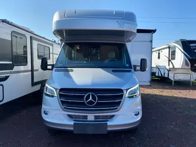 2022 Winnebago Navion photo 2