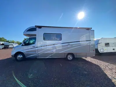 2022 Winnebago Navion photo 7