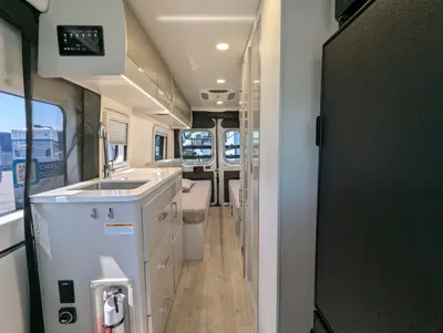 2027 Thor Motor Coach Tellaro 20U photo 15