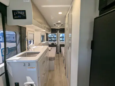 2027 Thor Motor Coach Tellaro 20U photo 17