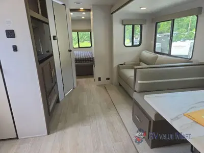 2027 Coachmen RV Freedom Express photo 18