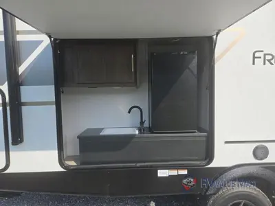 2027 Coachmen RV Freedom Express photo 11
