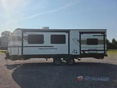 2027 Coachmen RV Freedom Express photo 5