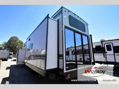 2027 Forest River RV Cherokee Timberwolf Black Label photo 4