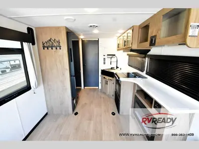 2025 Forest River RV Cherokee Grey Wolf Black Label photo 7