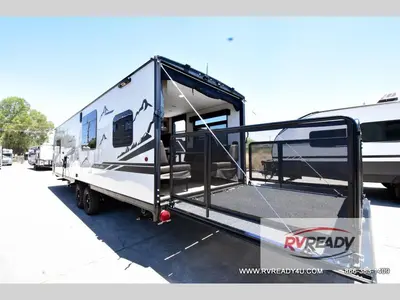 2025 Forest River RV Cherokee Grey Wolf Black Label photo 5