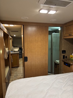 2015 THOR MOTOR COACH FOUR WINDS photo 13