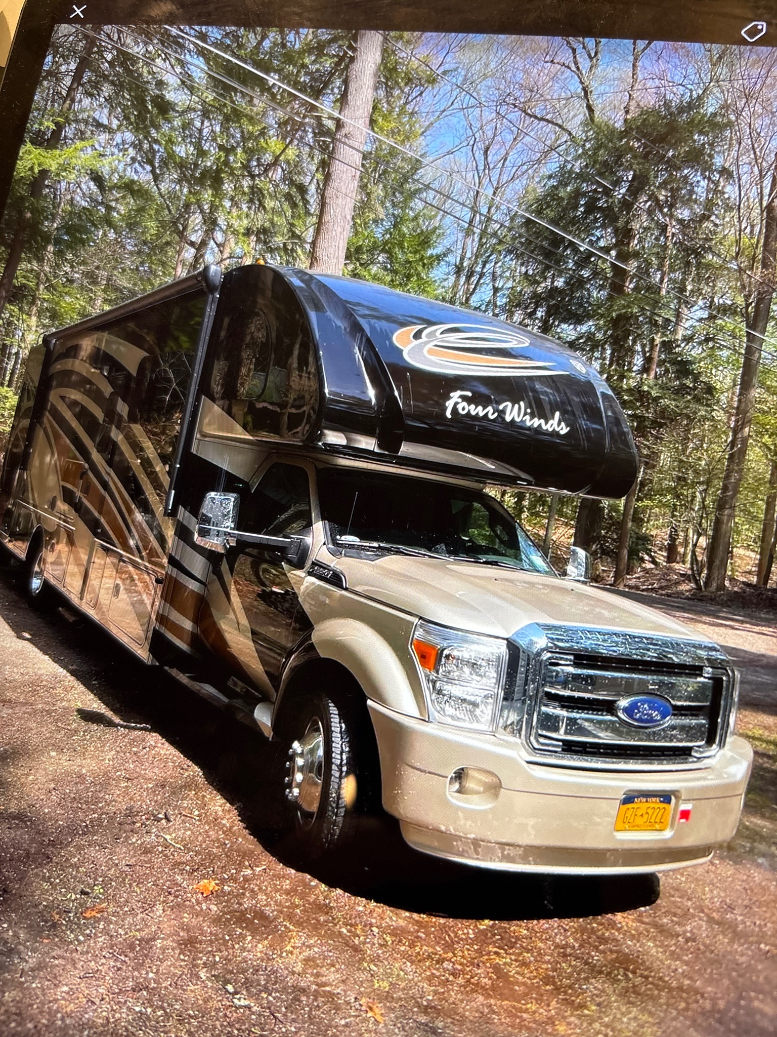 2015 THOR MOTOR COACH FOUR WINDS exterior