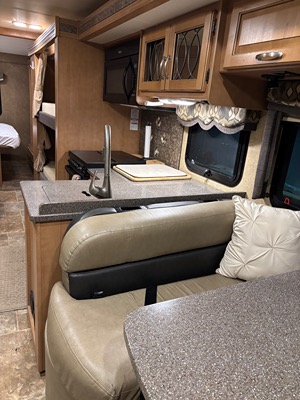 2015 THOR MOTOR COACH FOUR WINDS photo 20