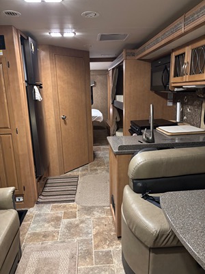 2015 THOR MOTOR COACH FOUR WINDS photo 11