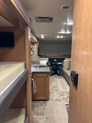 2015 THOR MOTOR COACH FOUR WINDS photo 17