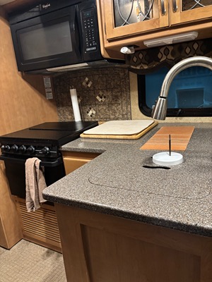 2015 THOR MOTOR COACH FOUR WINDS photo 4