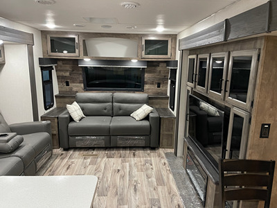 2021 VENTURE RV SPORTTREK TOURING photo 7