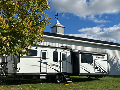 Used 2021 Venture Rv Sporttrek Touring STT333VMI