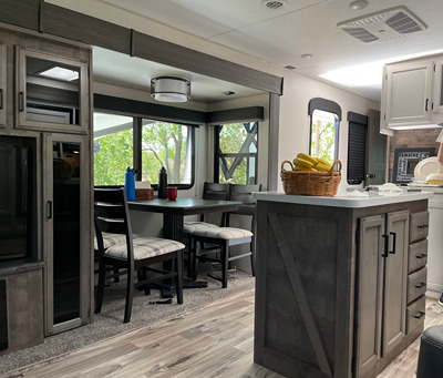 2021 VENTURE RV SPORTTREK TOURING photo 10