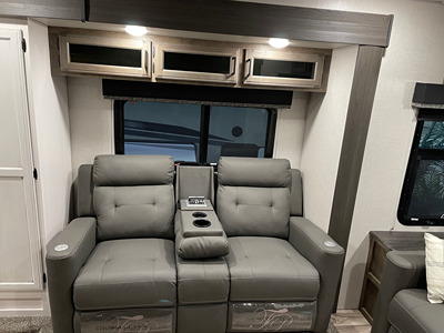 2021 VENTURE RV SPORTTREK TOURING photo 6