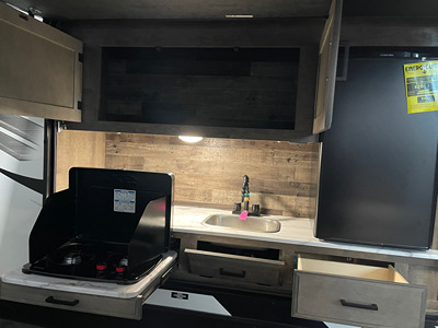2021 VENTURE RV SPORTTREK TOURING photo 9
