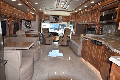 2018 TIFFIN MOTORHOMES PHAETON photo 7
