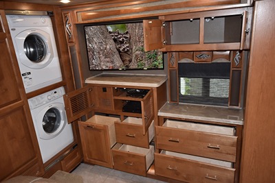 2018 TIFFIN MOTORHOMES PHAETON photo 6