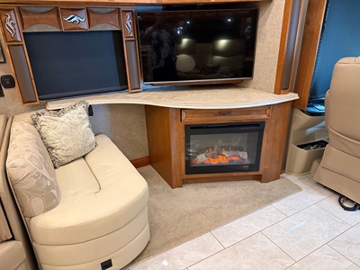 2018 TIFFIN MOTORHOMES PHAETON photo 8