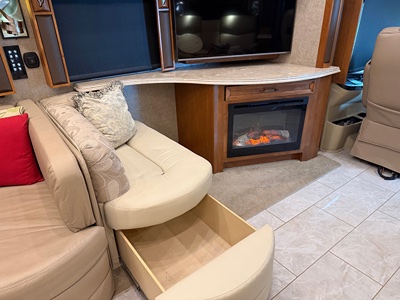 2018 TIFFIN MOTORHOMES PHAETON photo 9