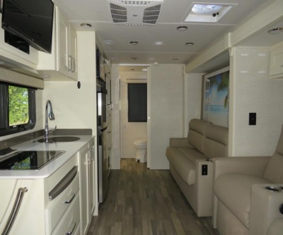 2021 TIFFIN MOTORHOMES WAYFARER photo 18