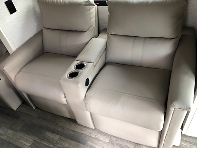2021 TIFFIN MOTORHOMES WAYFARER photo 27