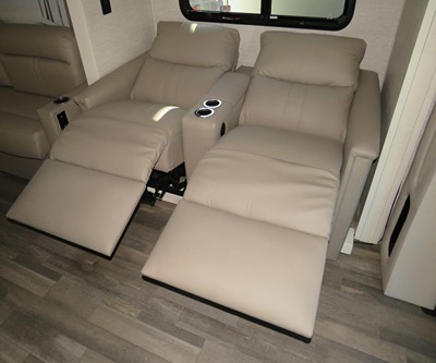 2021 TIFFIN MOTORHOMES WAYFARER photo 13
