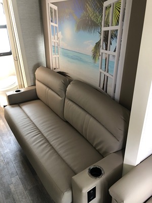 2021 TIFFIN MOTORHOMES WAYFARER photo 26