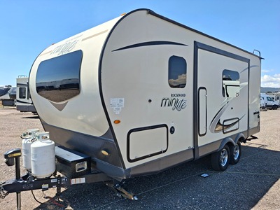 2020 FOREST RIVER ROCKWOOD MINI LITE photo 9