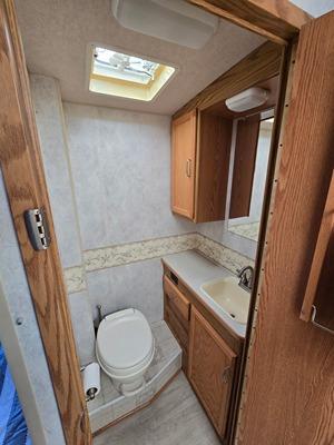 2003 WINNEBAGO SIGHTSEER photo 26