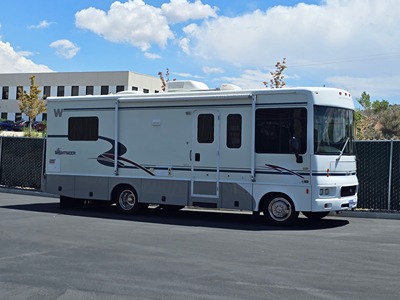 Used 2003 Winnebago Sightseer 27