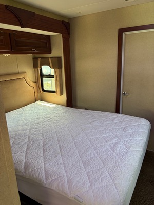 2011 NEWMAR CANYON STAR photo 16