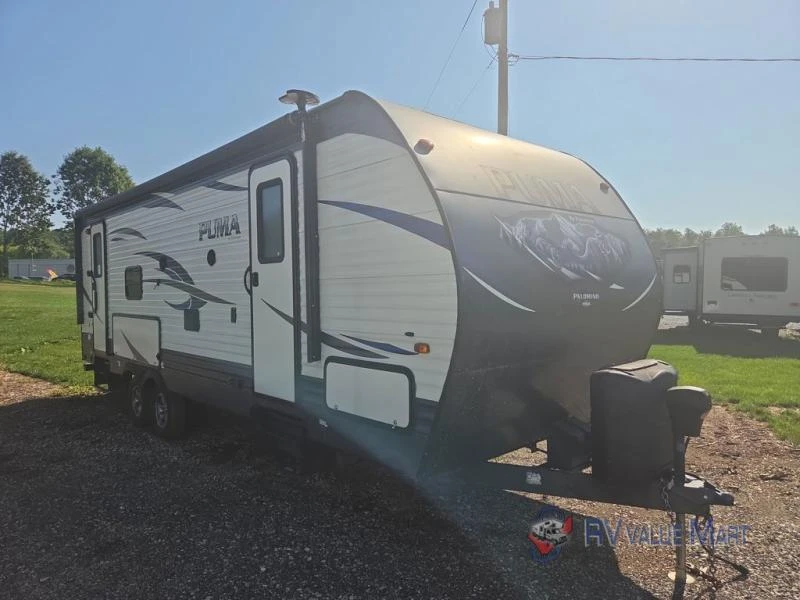 2019 Palomino Puma exterior