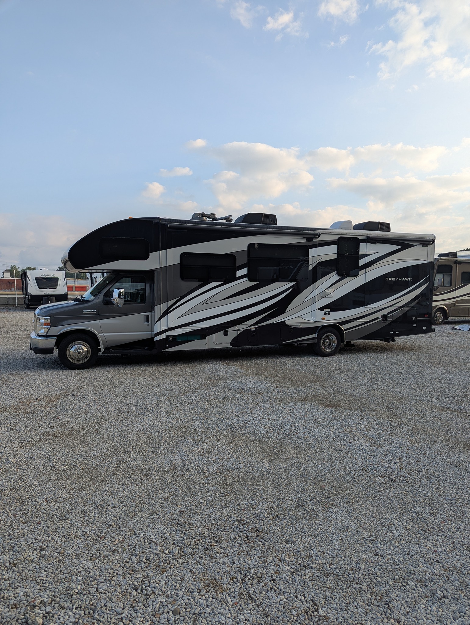 2020 JAYCO GREYHAWK exterior
