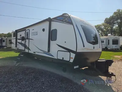 Used 2024 Coachmen RV Freedom Express Ultra Lite freedom Express 320BHDSLE