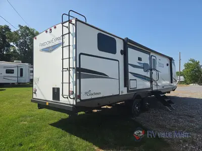 2024 Coachmen RV Freedom Express Ultra Lite photo 8