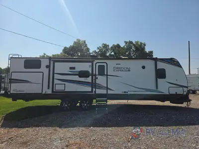 2024 Coachmen RV Freedom Express Ultra Lite photo 9