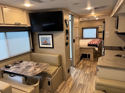 2023 THOR MOTOR COACH RESONATE photo 5